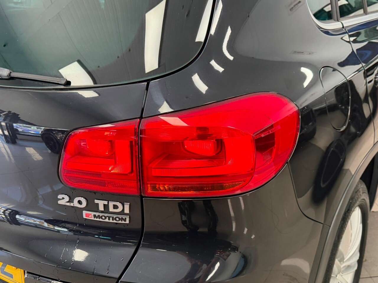A 2015 VOLKSWAGEN TIGUAN 2.0 TDI BlueMotion Tech Match Edition SUV 5dr Diesel DSG 4WD Euro 6 (s/s) ( A 2015 VOLKSWAGEN TIGUAN 2.0 TDI BlueMotion Tech Match Edition SUV 5dr Diesel DSG 4WD Euro 6 (s/s) (