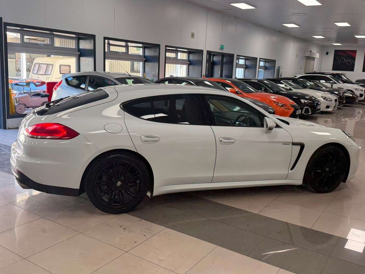 A 2014 PORSCHE PANAMERA 3.0D V6 Hatchback 5dr Diesel TiptronicS Euro 5 (s/s) (300 ps) HUGE SPEC A 2014 PORSCHE PANAMERA 3.0D V6 Hatchback 5dr Diesel TiptronicS Euro 5 (s/s) (300 ps) HUGE SPEC