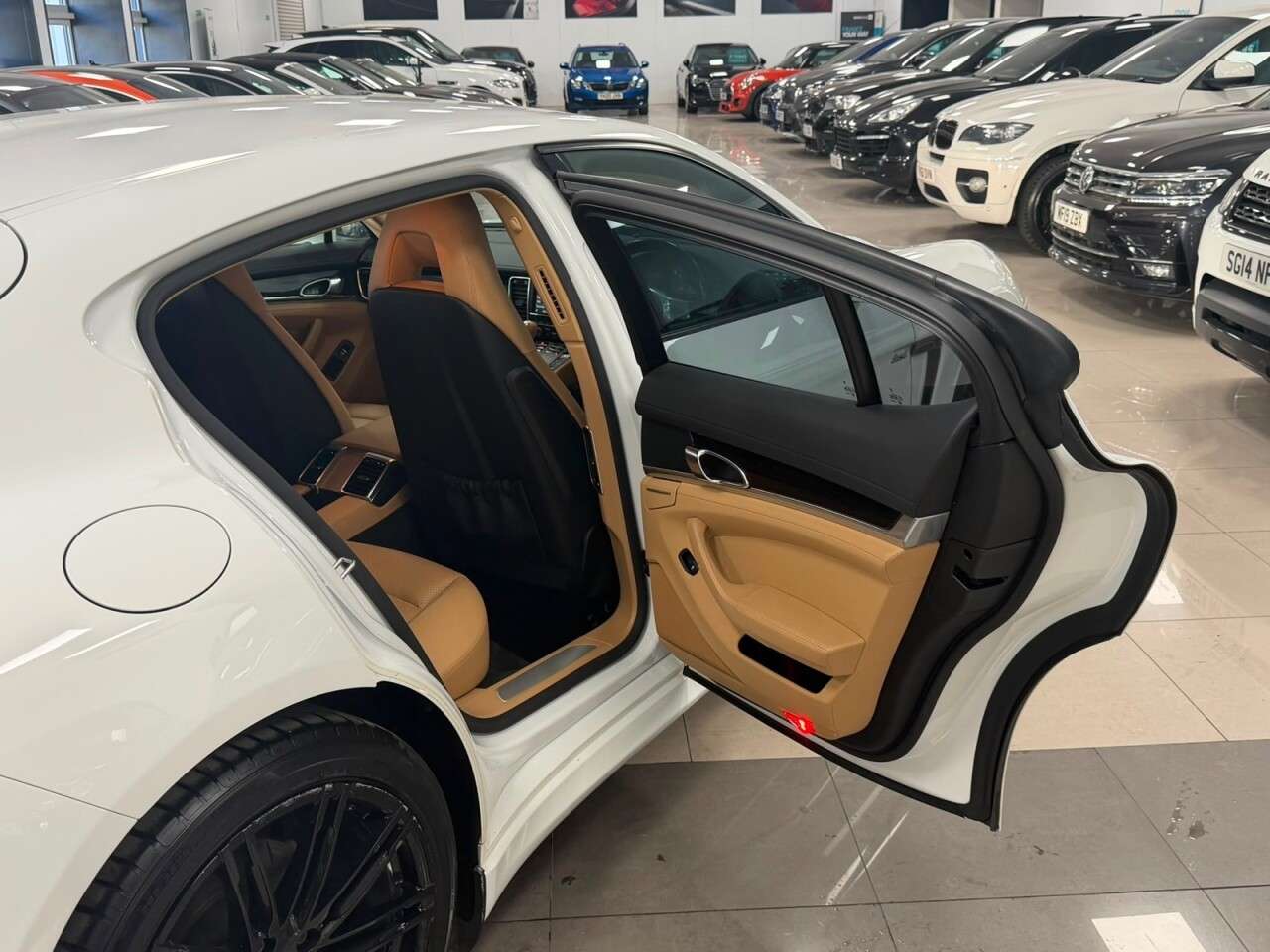 2014 PORSCHE PANAMERA 2014 PORSCHE PANAMERA