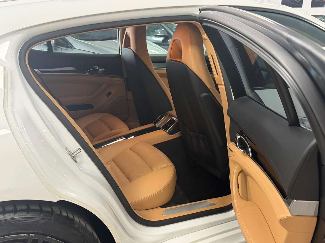 2014 PORSCHE PANAMERA 2014 PORSCHE PANAMERA