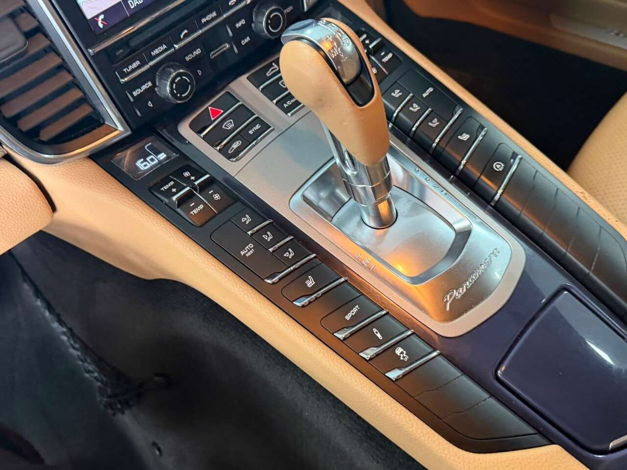 2014 PORSCHE PANAMERA 2014 PORSCHE PANAMERA