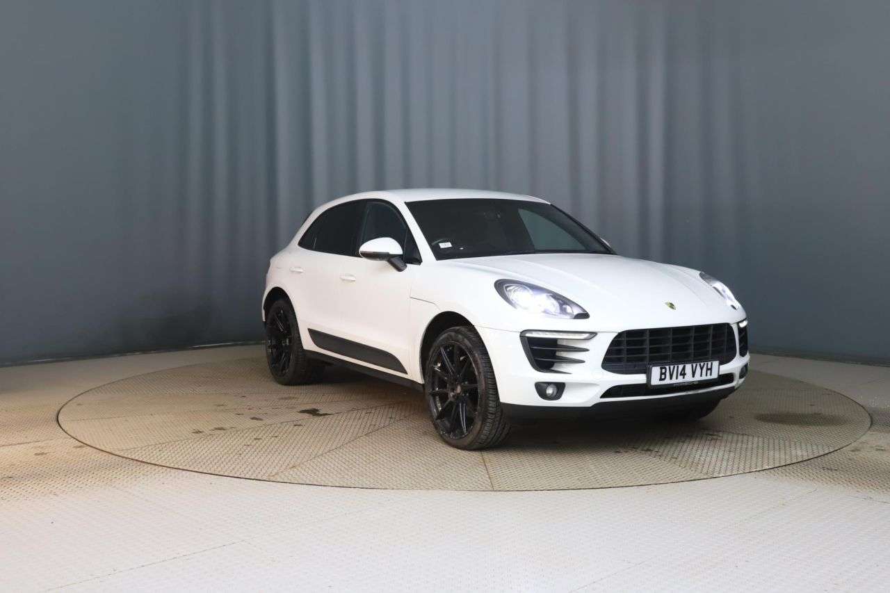 A 2014 PORSCHE MACAN 3.0 TD V6 S SUV 5dr Diesel PDK 4WD Euro 6 (s/s) (258 ps) STUNNING WHITE POR A 2014 PORSCHE MACAN 3.0 TD V6 S SUV 5dr Diesel PDK 4WD Euro 6 (s/s) (258 ps) STUNNING WHITE POR