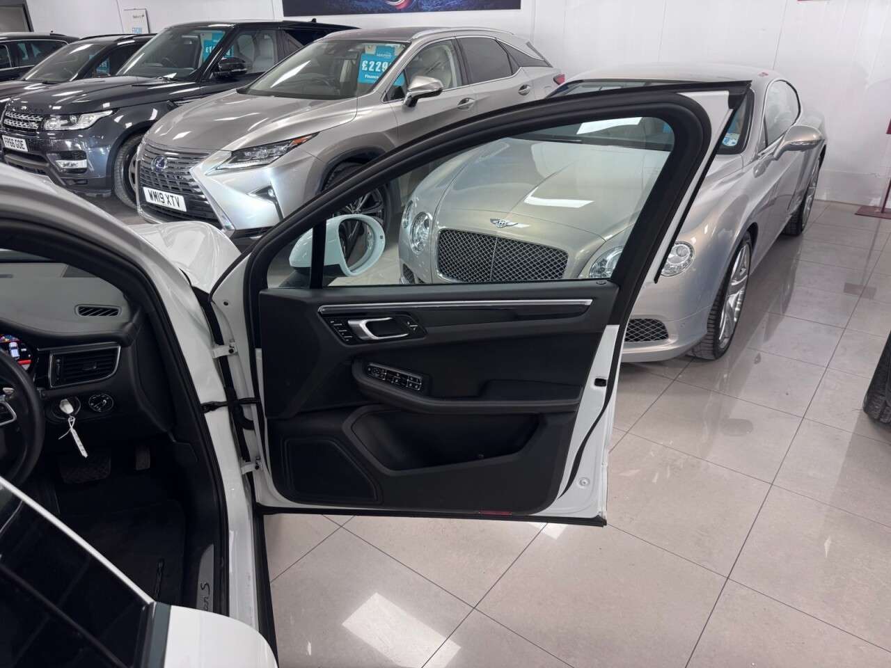 2014 PORSCHE MACAN 2014 PORSCHE MACAN