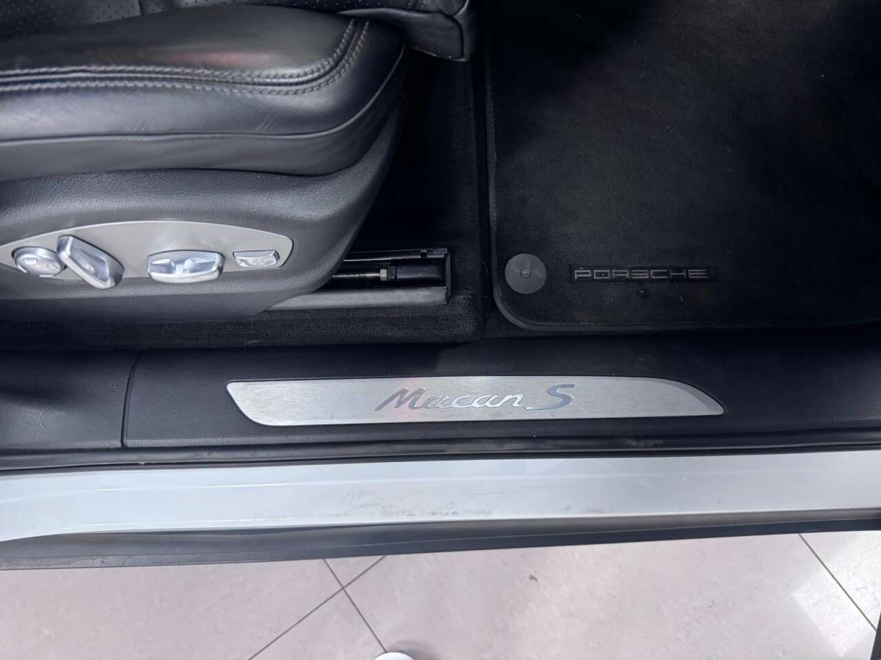 2014 PORSCHE MACAN 2014 PORSCHE MACAN