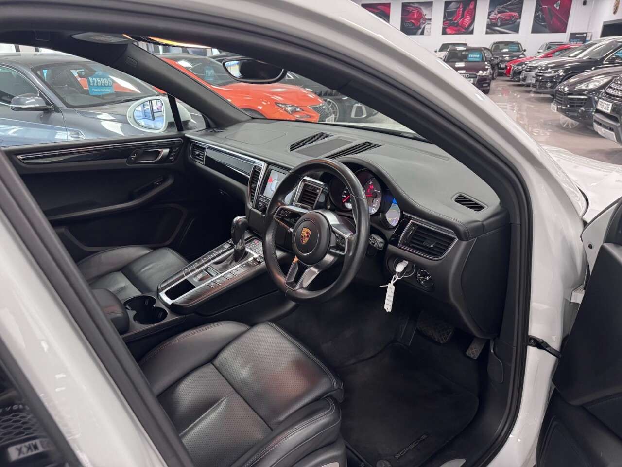 2014 PORSCHE MACAN 2014 PORSCHE MACAN