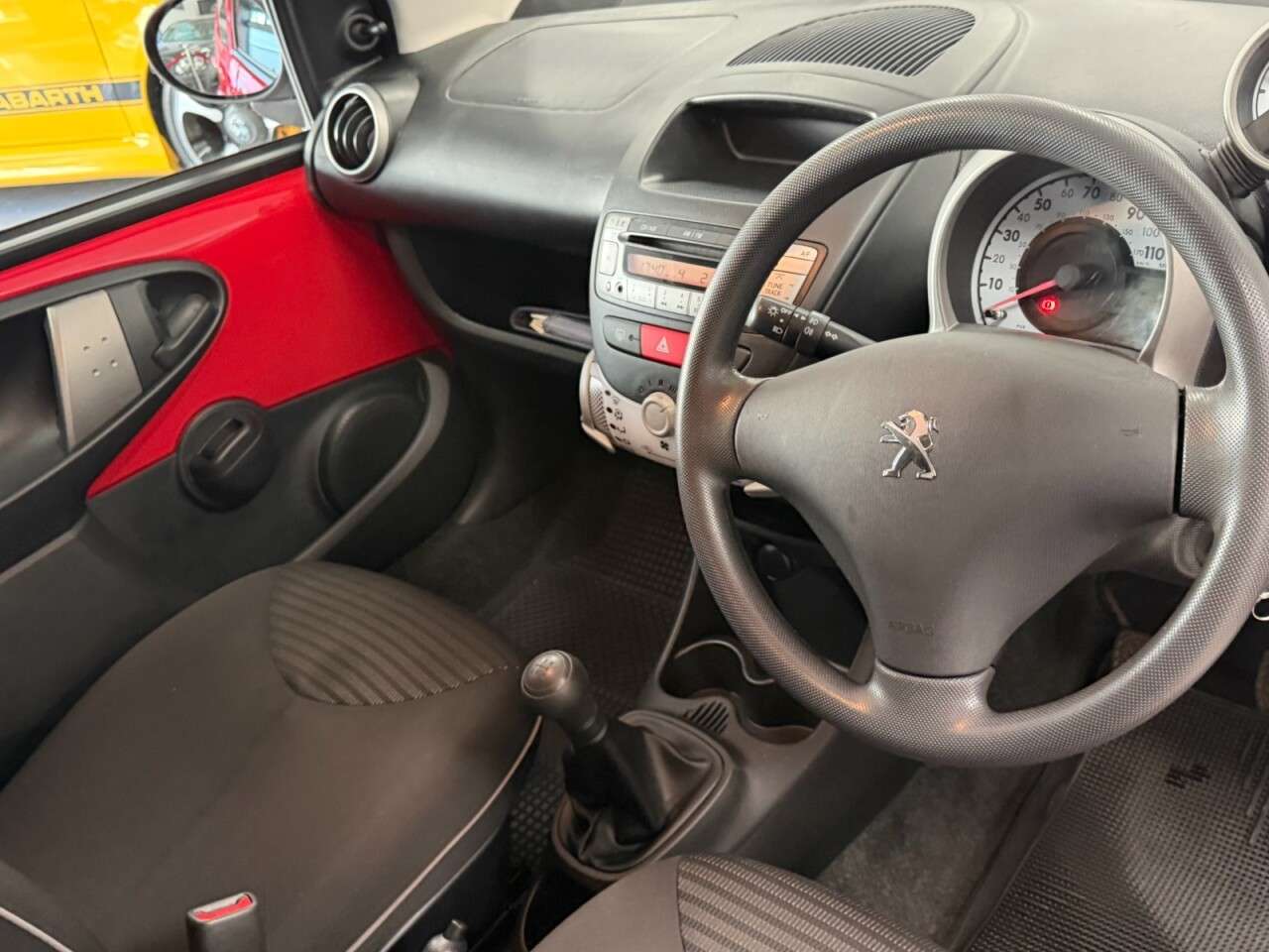 2013 PEUGEOT 107 2013 PEUGEOT 107
