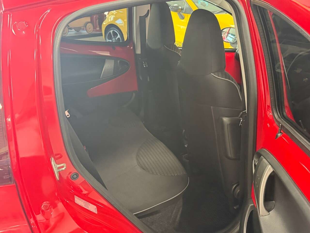 2013 PEUGEOT 107 2013 PEUGEOT 107