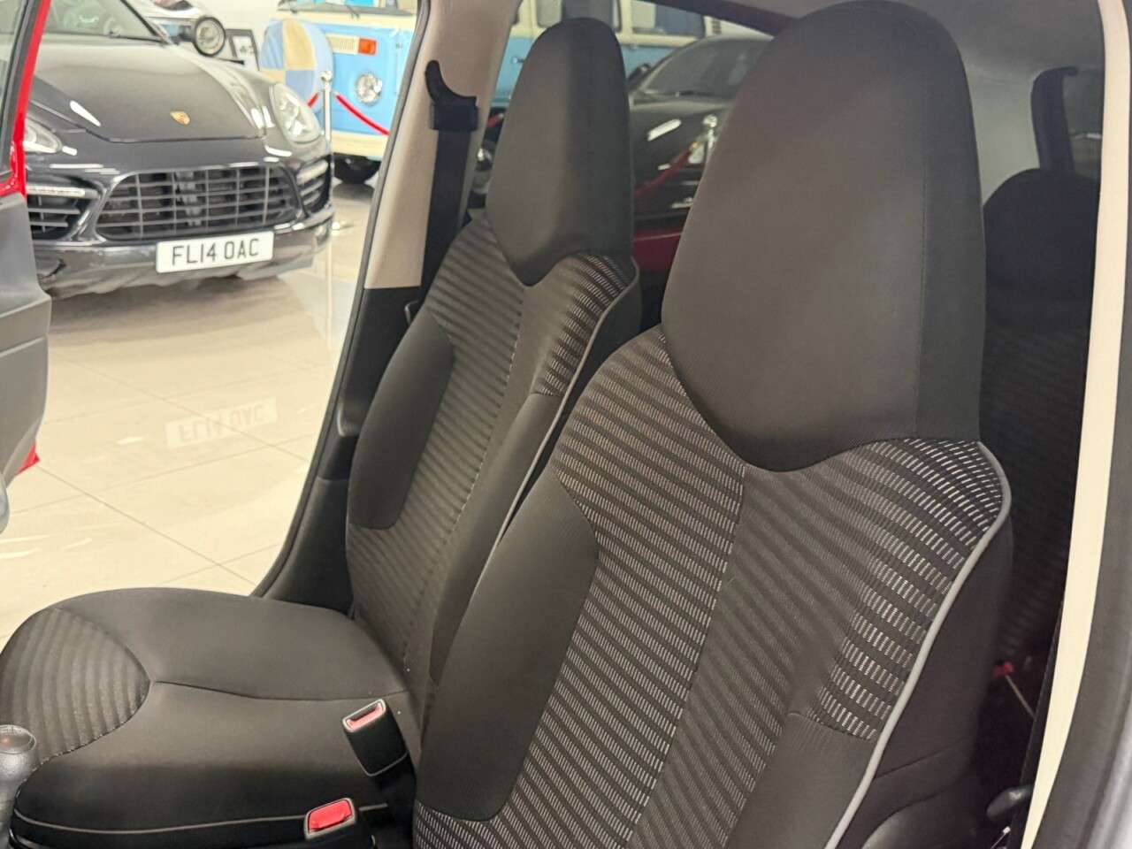 2013 PEUGEOT 107 2013 PEUGEOT 107