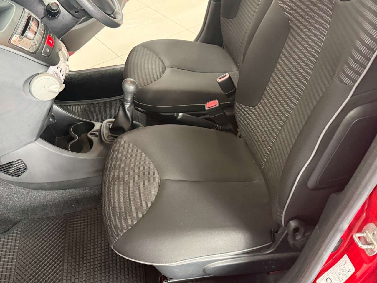 2013 PEUGEOT 107 2013 PEUGEOT 107