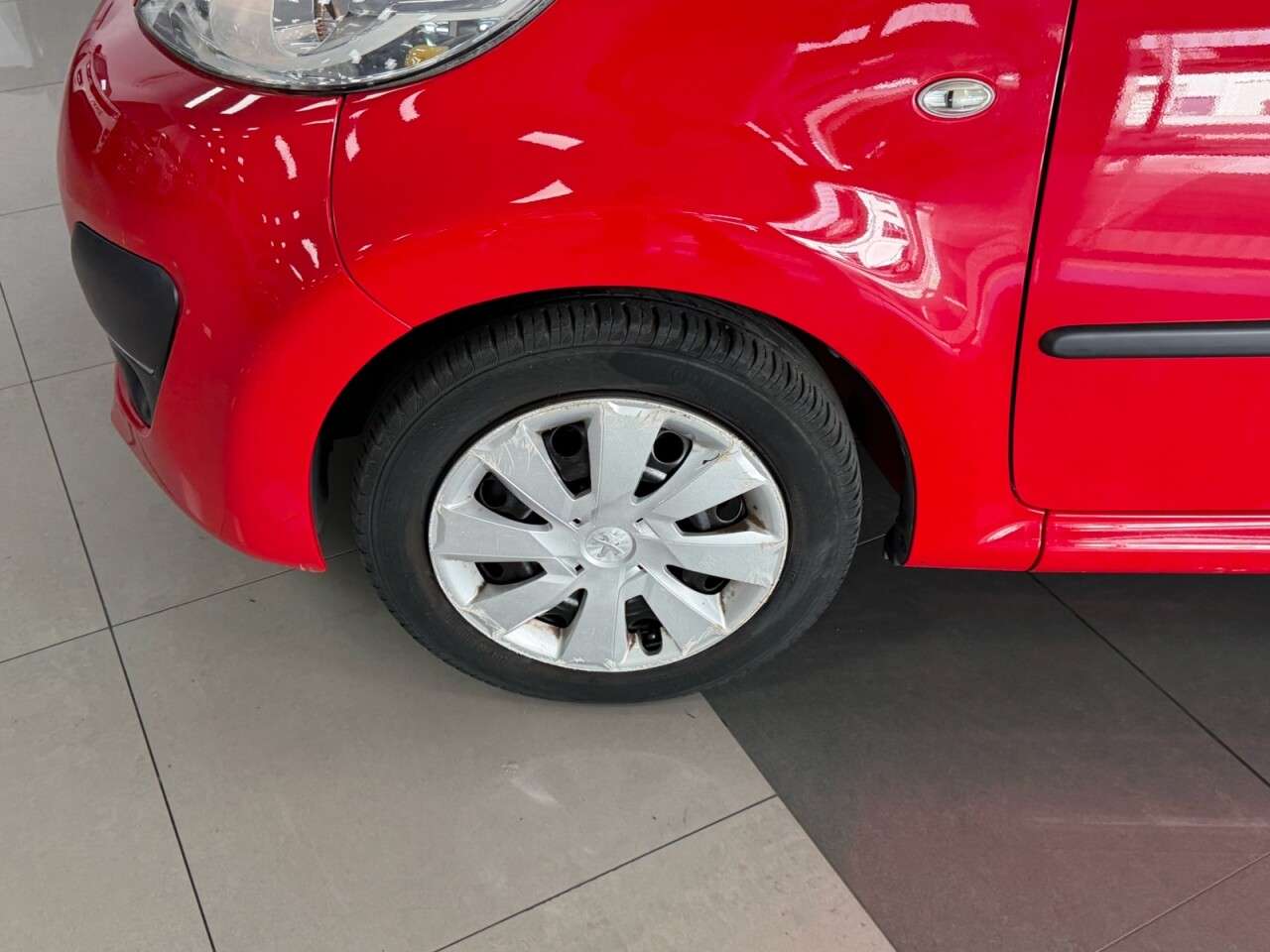 2013 PEUGEOT 107 2013 PEUGEOT 107