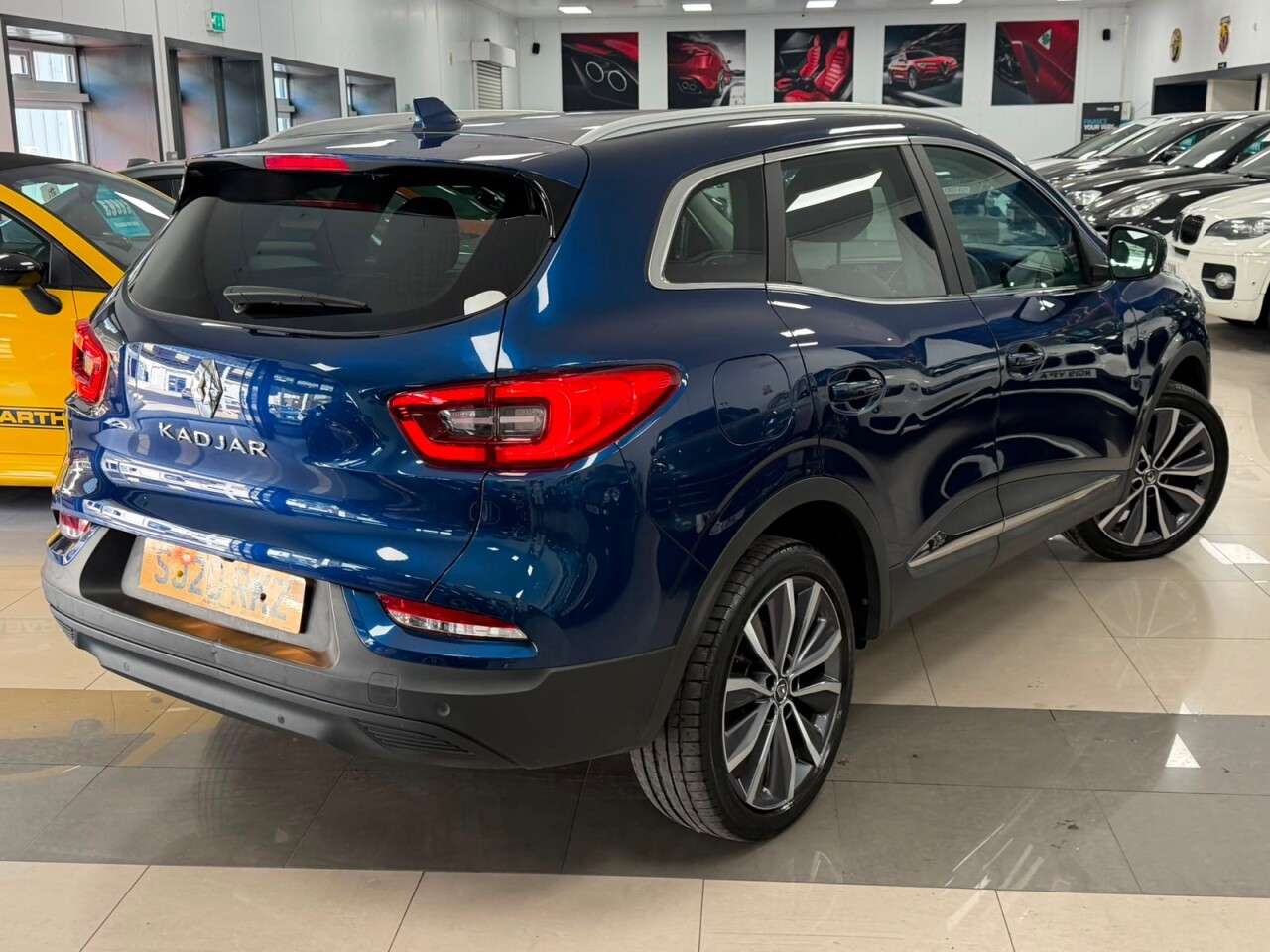 A 2020 RENAULT KADJAR 1.3 TCe Iconic SUV 5dr Petrol Manual Euro 6 (s/s) (140 ps) STUNNING KADJAR A 2020 RENAULT KADJAR 1.3 TCe Iconic SUV 5dr Petrol Manual Euro 6 (s/s) (140 ps) STUNNING KADJAR