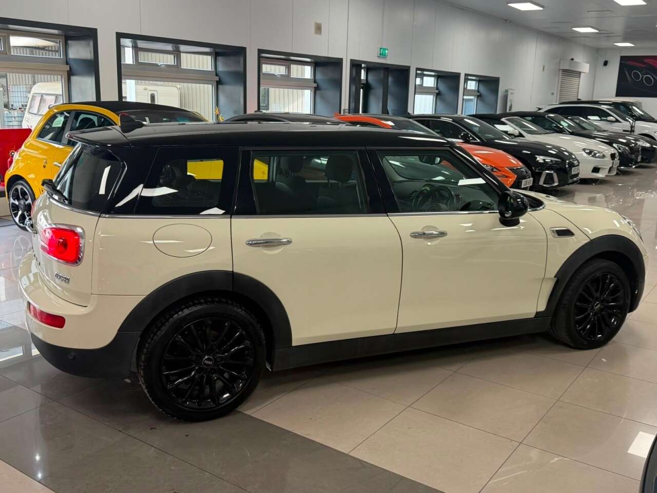 A 2015 MINI CLUBMAN 1.5 Cooper Estate 6dr Petrol Manual Euro 6 (s/s) (136 ps) ONE OWNER FROM NE A 2015 MINI CLUBMAN 1.5 Cooper Estate 6dr Petrol Manual Euro 6 (s/s) (136 ps) ONE OWNER FROM NE