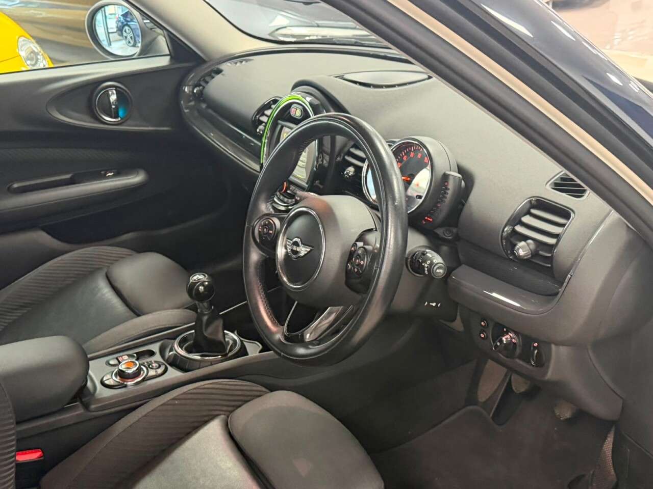 2015 MINI CLUBMAN 2015 MINI CLUBMAN