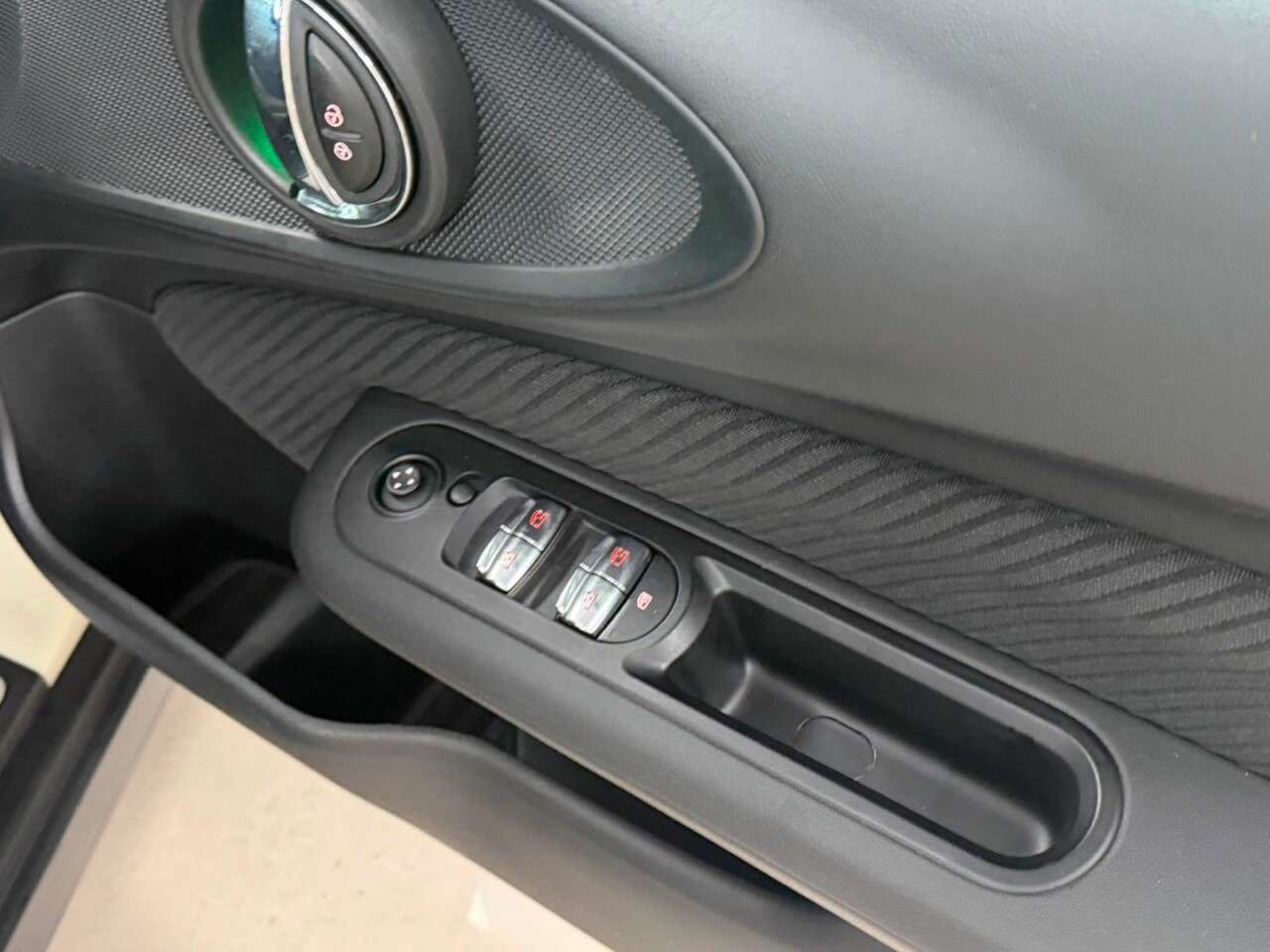 2015 MINI CLUBMAN 2015 MINI CLUBMAN