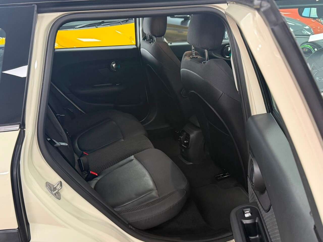 2015 MINI CLUBMAN 2015 MINI CLUBMAN