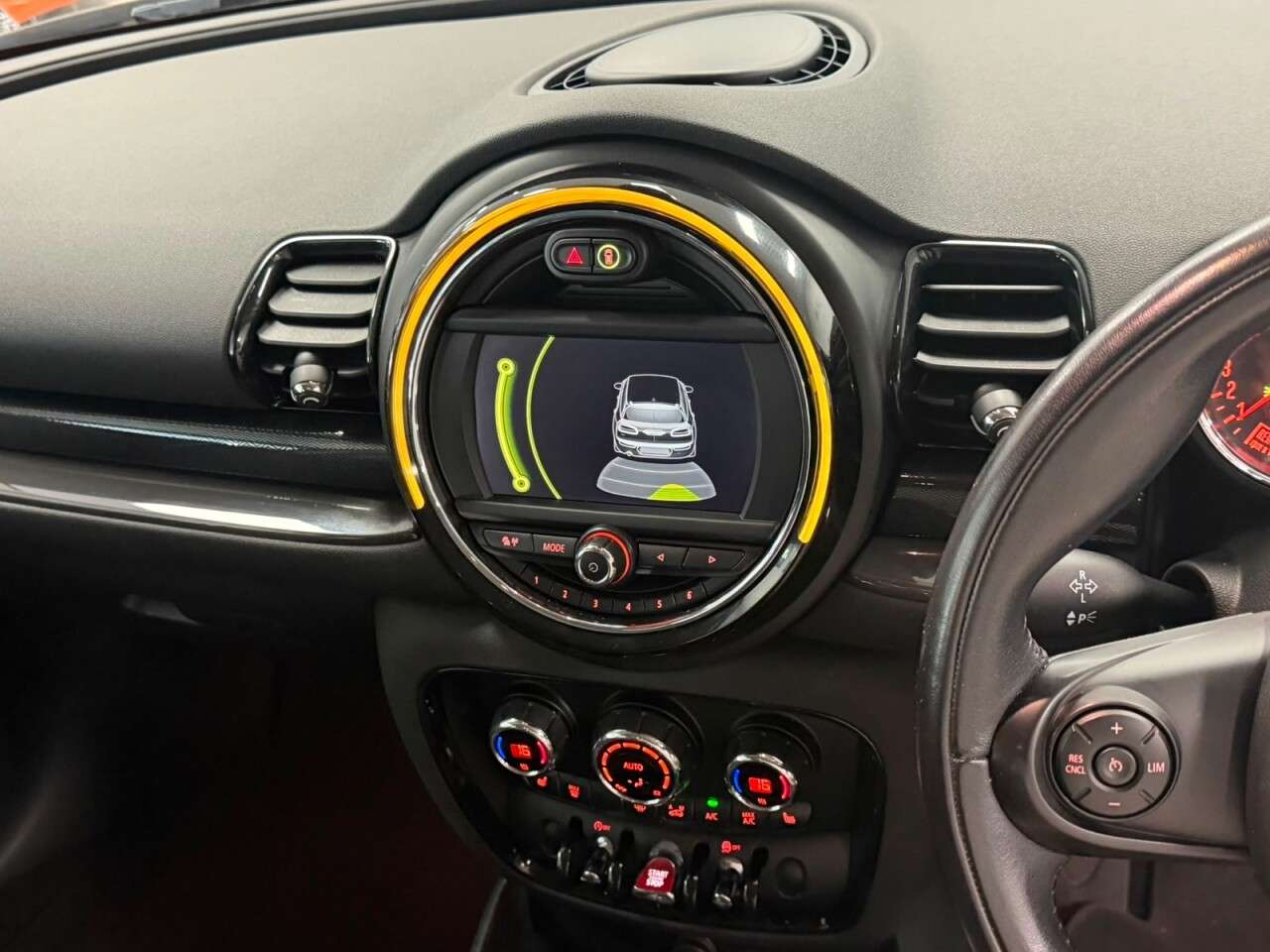 2015 MINI CLUBMAN 2015 MINI CLUBMAN