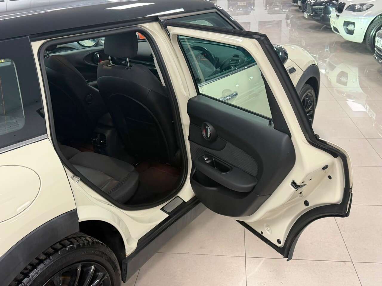 2015 MINI CLUBMAN 2015 MINI CLUBMAN