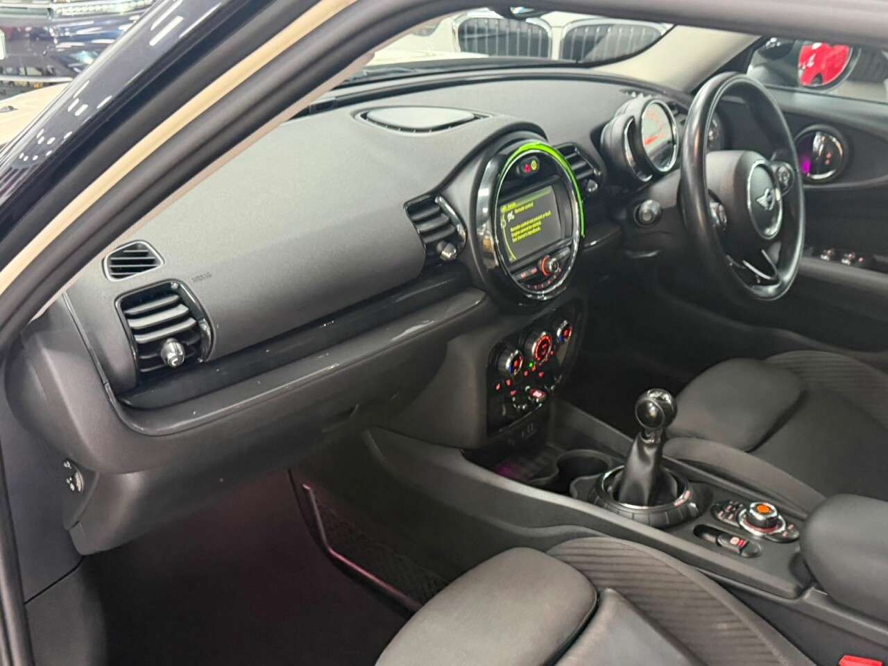 2015 MINI CLUBMAN 2015 MINI CLUBMAN