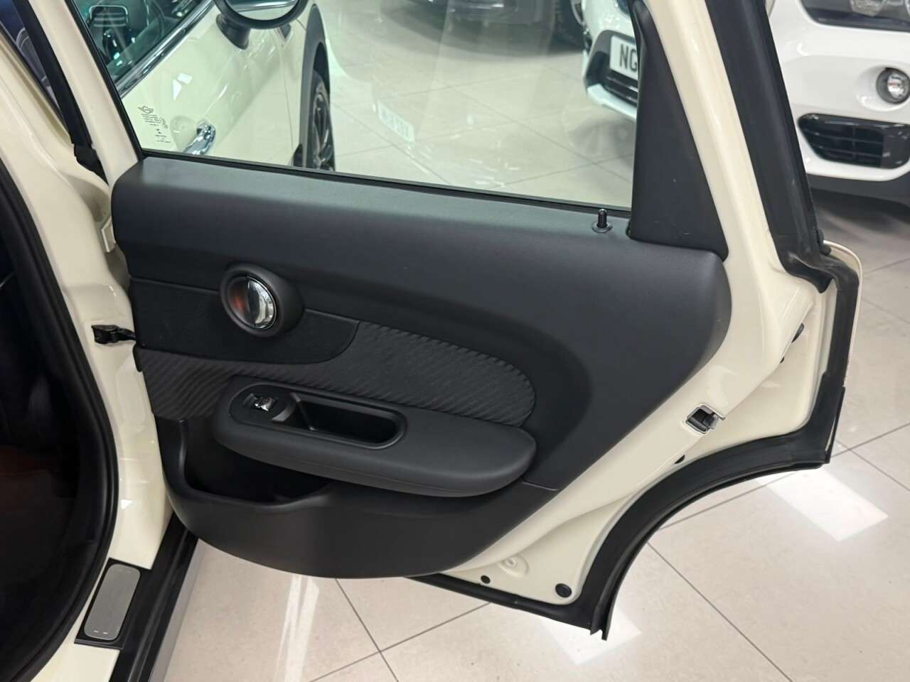 2015 MINI CLUBMAN 2015 MINI CLUBMAN