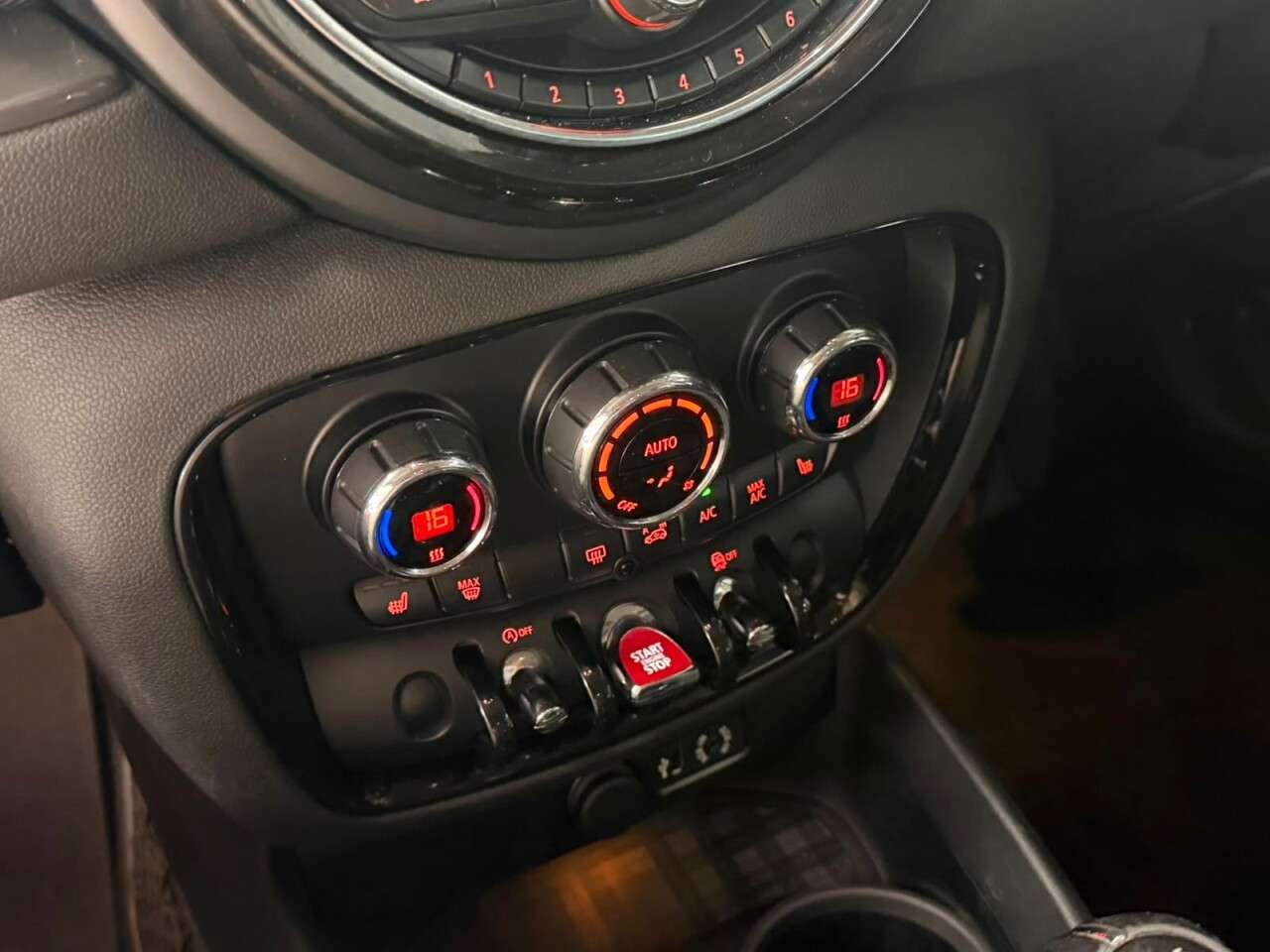 2015 MINI CLUBMAN 2015 MINI CLUBMAN