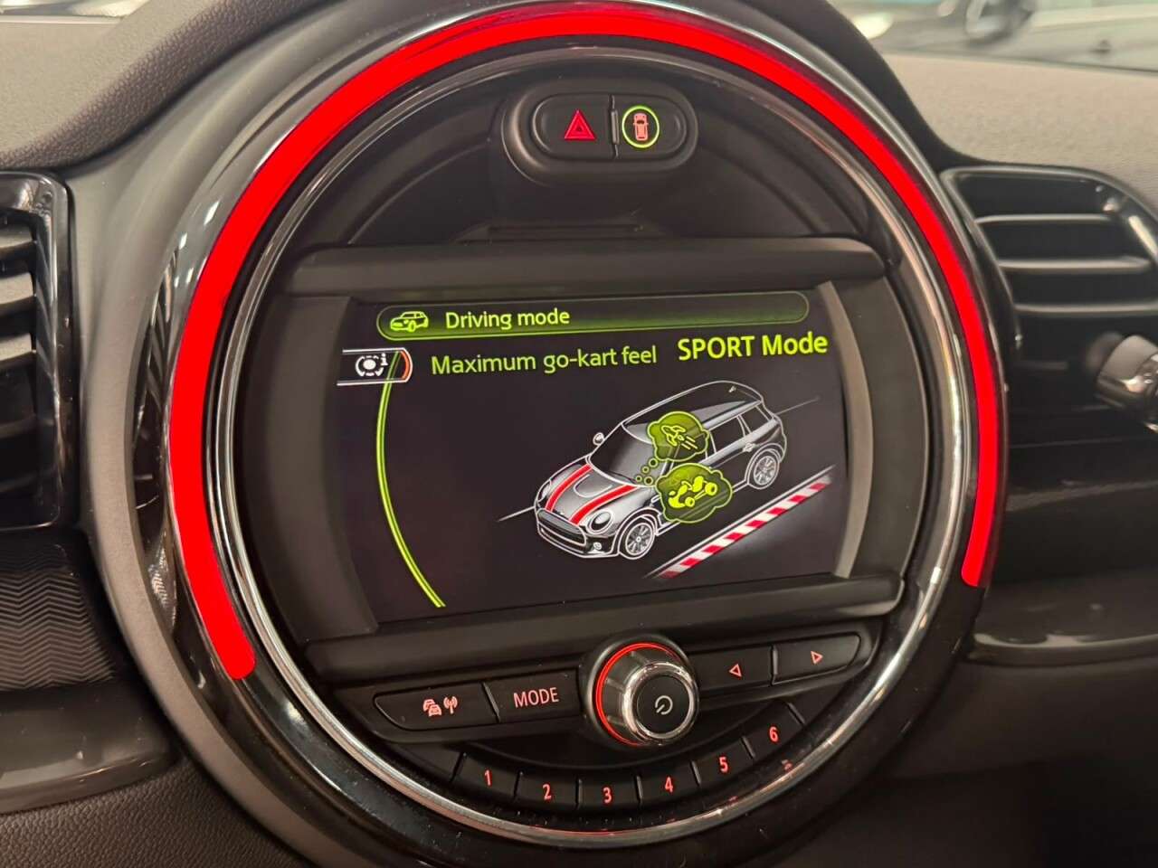 2015 MINI CLUBMAN 2015 MINI CLUBMAN
