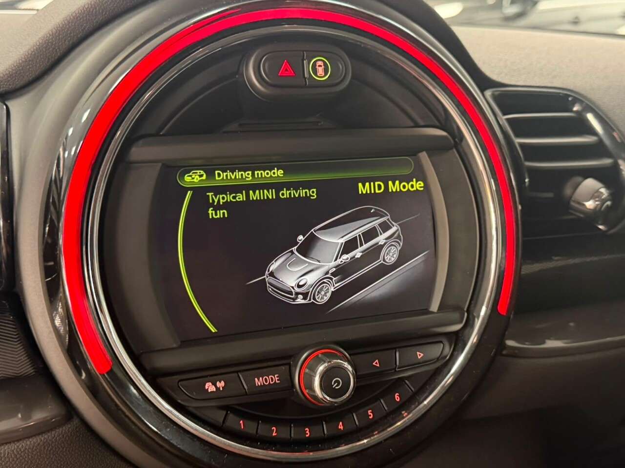 2015 MINI CLUBMAN 2015 MINI CLUBMAN