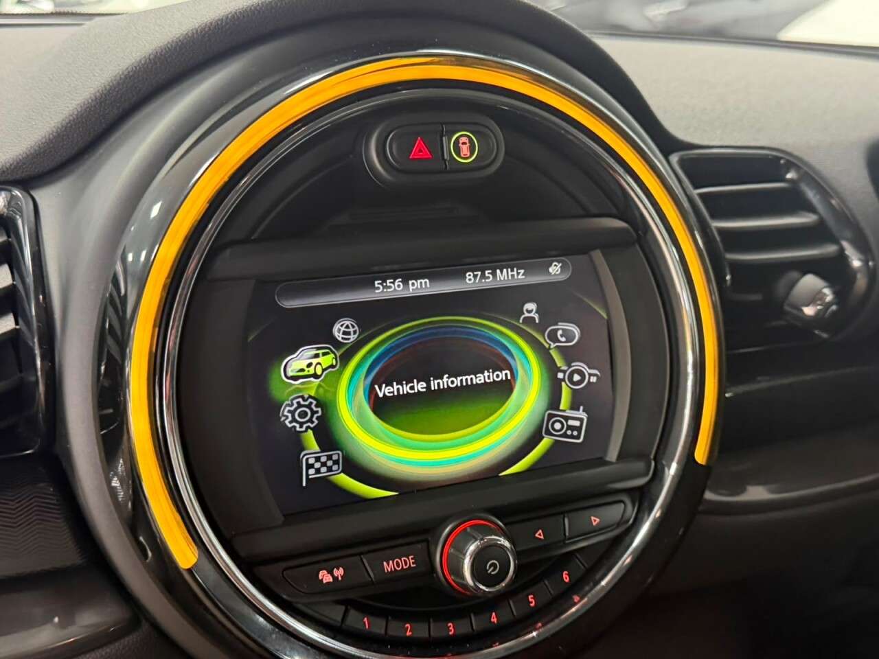 2015 MINI CLUBMAN 2015 MINI CLUBMAN
