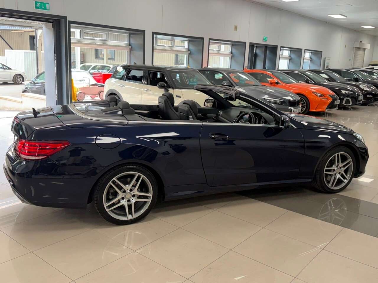 A 2015 MERCEDES-BENZ E CLASS 2.1 E220 BlueTEC AMG Line Cabriolet 2dr Diesel G-Tronic+ Euro 6 (s/s) (177 A 2015 MERCEDES-BENZ E CLASS 2.1 E220 BlueTEC AMG Line Cabriolet 2dr Diesel G-Tronic+ Euro 6 (s/s) (177