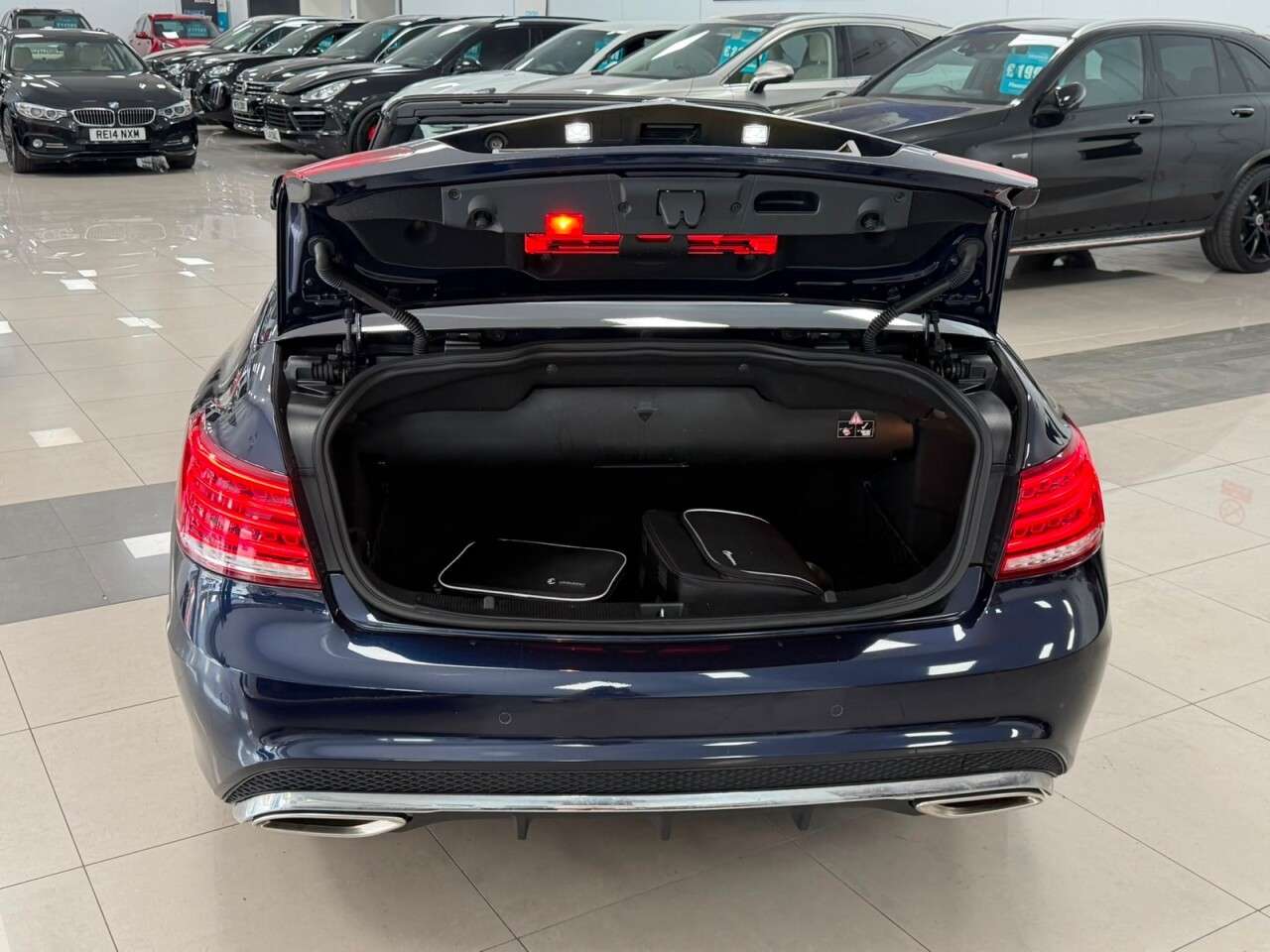 A 2015 MERCEDES-BENZ E CLASS 2.1 E220 BlueTEC AMG Line Cabriolet 2dr Diesel G-Tronic+ Euro 6 (s/s) (177 A 2015 MERCEDES-BENZ E CLASS 2.1 E220 BlueTEC AMG Line Cabriolet 2dr Diesel G-Tronic+ Euro 6 (s/s) (177