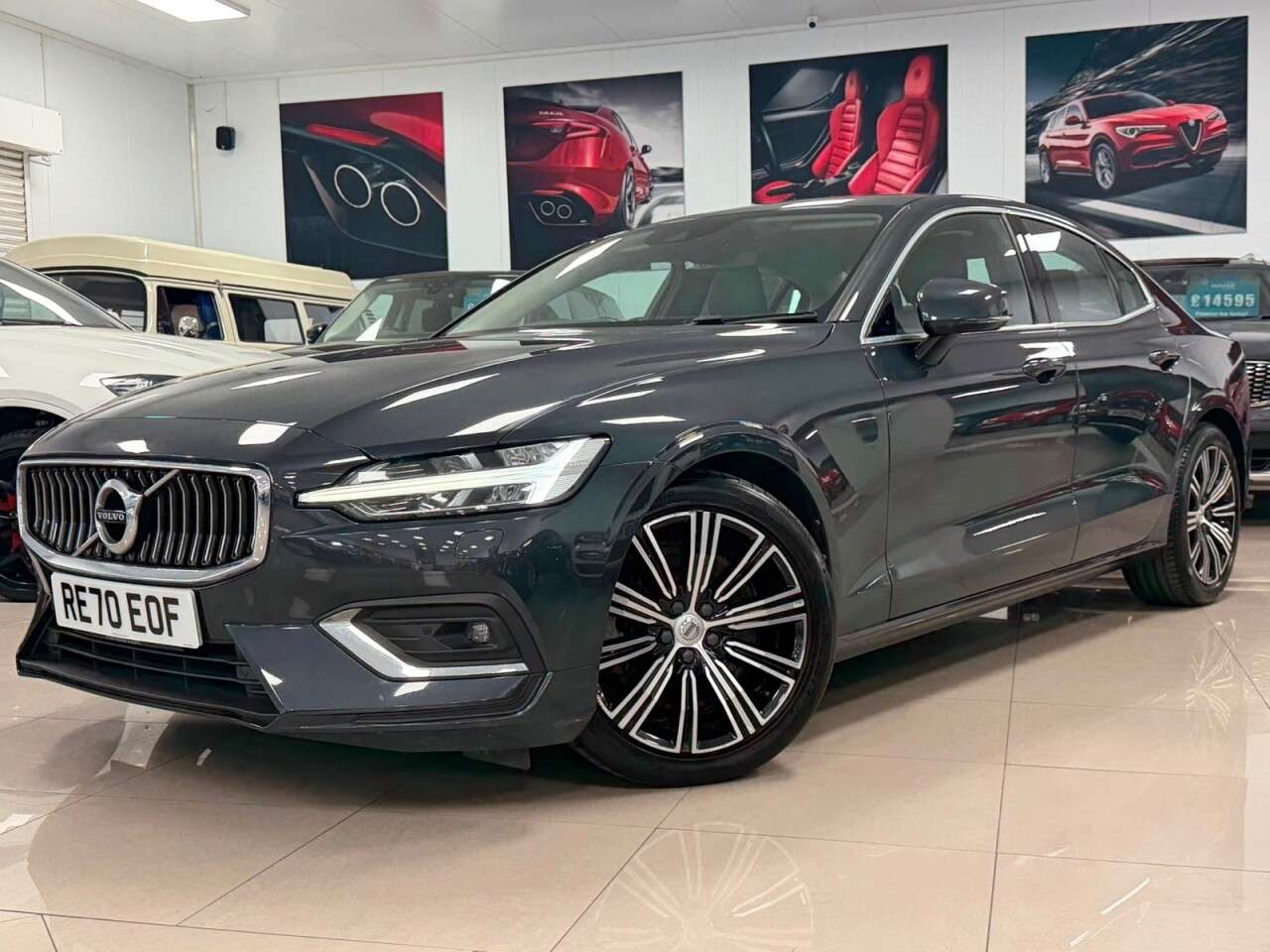A 2020 VOLVO S60 2.0 T5 Inscription Plus Saloon 4dr Petrol Auto Euro 6 (s/s) (250 ps) LOW MI A 2020 VOLVO S60 2.0 T5 Inscription Plus Saloon 4dr Petrol Auto Euro 6 (s/s) (250 ps) LOW MI