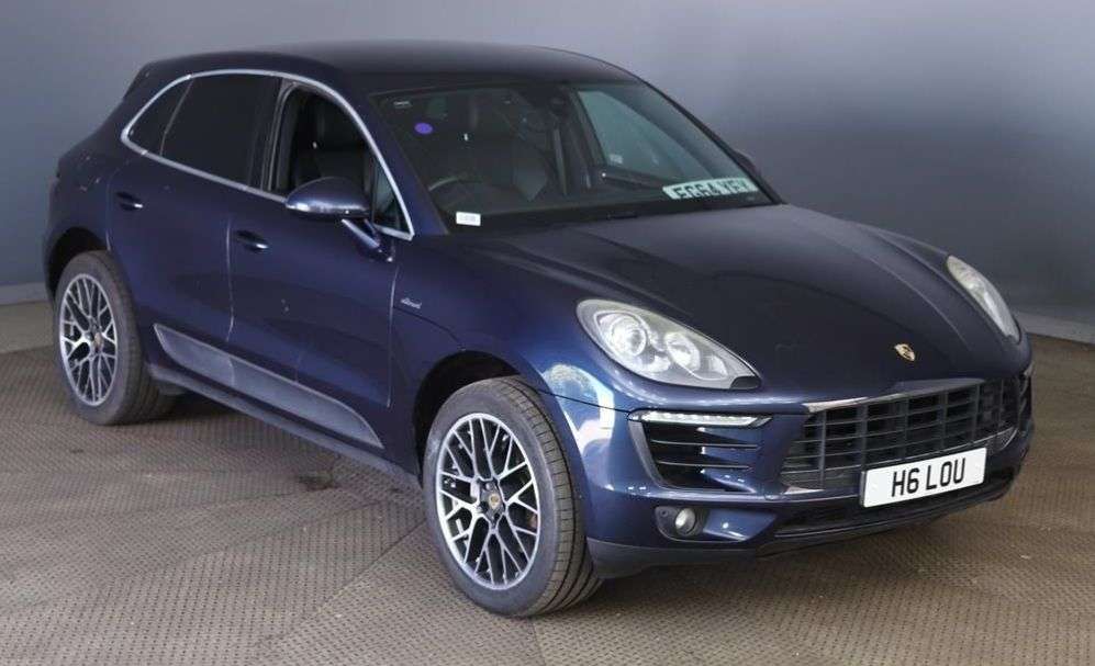 A 2014 PORSCHE MACAN 3.0 TD V6 S SUV 5dr Diesel PDK 4WD Euro 6 (s/s) (258 ps) GREAT VALUE LOW MI A 2014 PORSCHE MACAN 3.0 TD V6 S SUV 5dr Diesel PDK 4WD Euro 6 (s/s) (258 ps) GREAT VALUE LOW MI