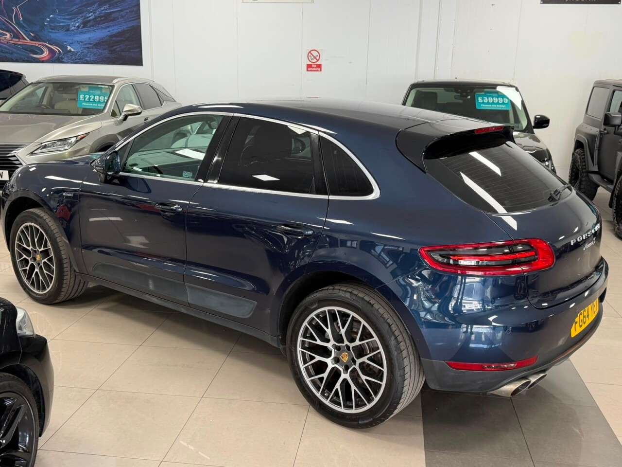 A 2014 PORSCHE MACAN 3.0 TD V6 S SUV 5dr Diesel PDK 4WD Euro 6 (s/s) (258 ps) GREAT VALUE LOW MI A 2014 PORSCHE MACAN 3.0 TD V6 S SUV 5dr Diesel PDK 4WD Euro 6 (s/s) (258 ps) GREAT VALUE LOW MI