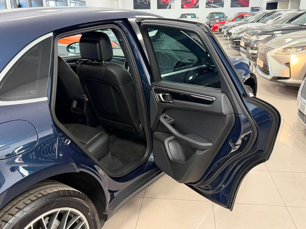 2014 PORSCHE MACAN 2014 PORSCHE MACAN