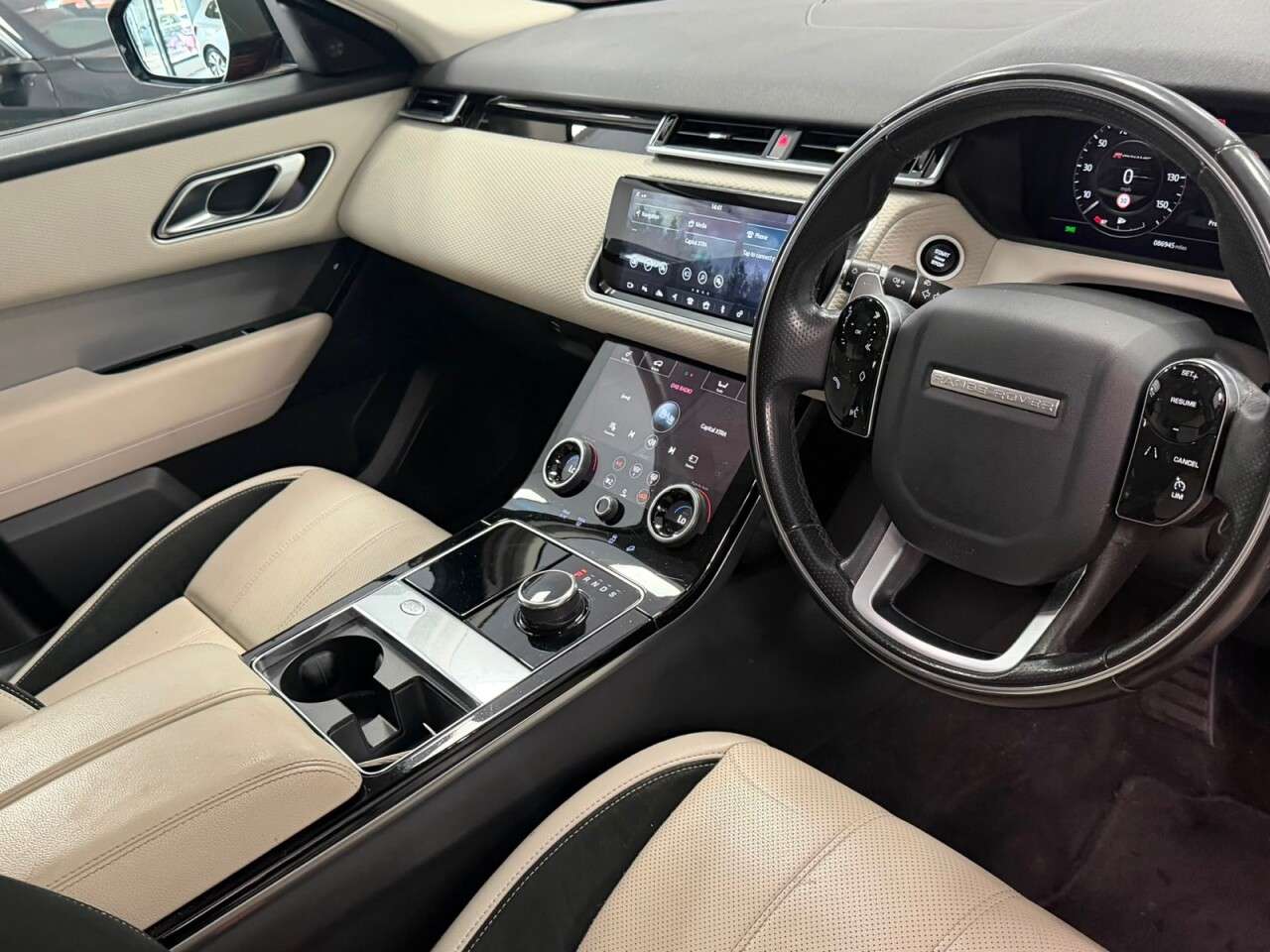 2020 LAND ROVER RANGE ROVER VELAR 2020 LAND ROVER RANGE ROVER VELAR