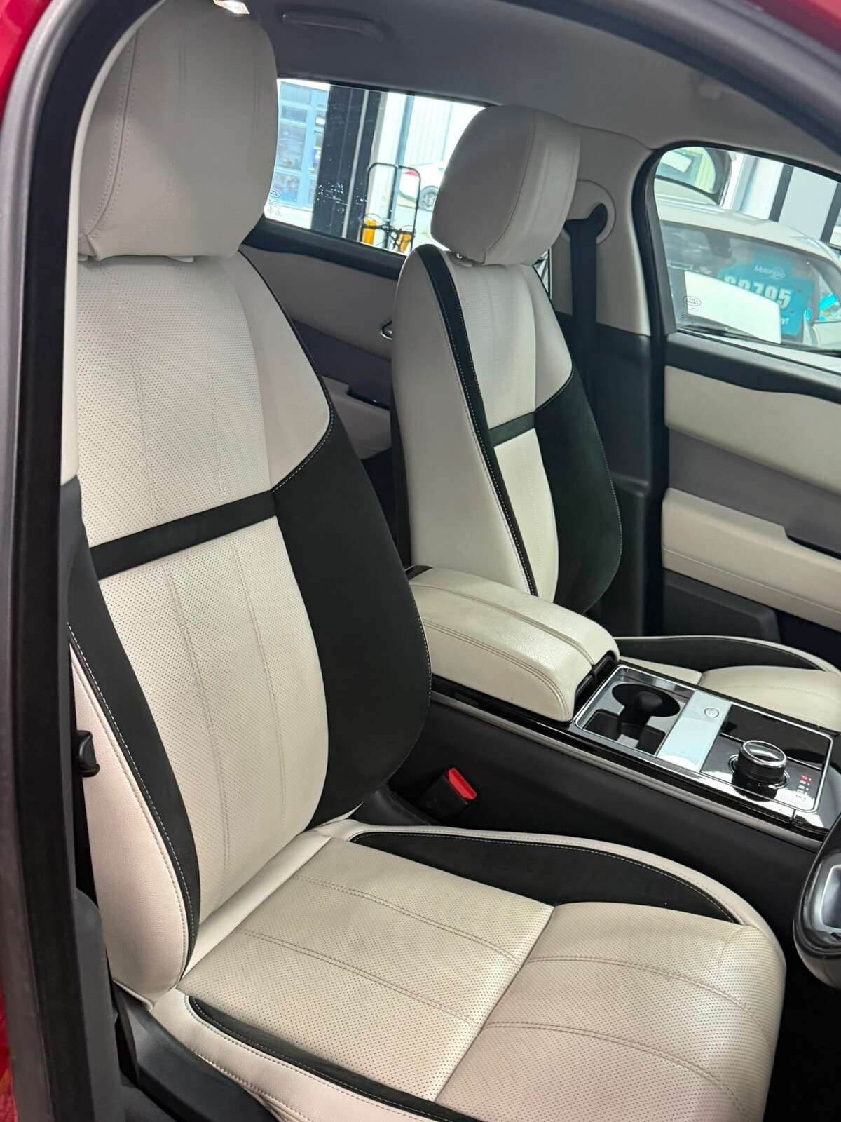 2020 LAND ROVER RANGE ROVER VELAR 2020 LAND ROVER RANGE ROVER VELAR