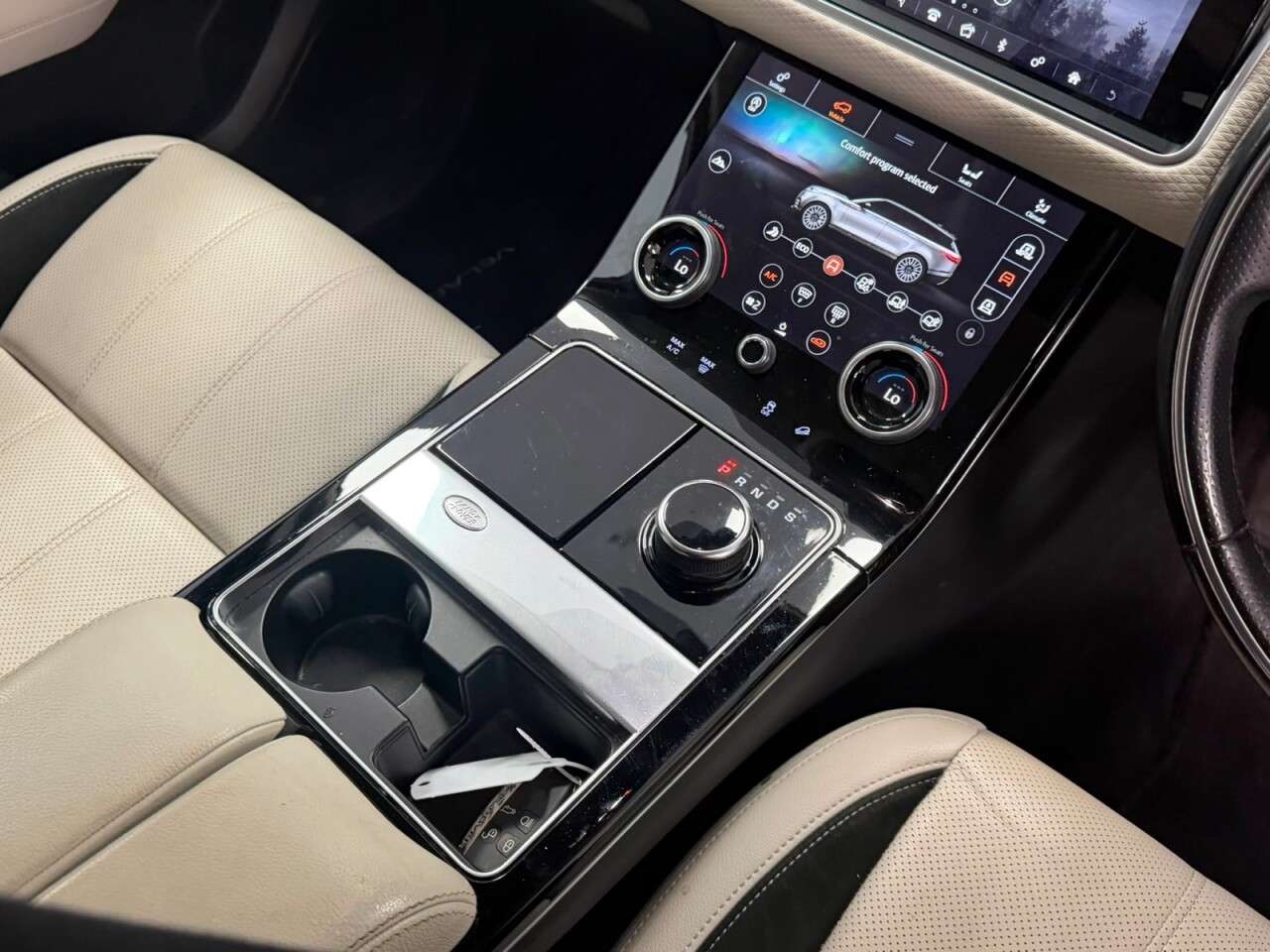2020 LAND ROVER RANGE ROVER VELAR 2020 LAND ROVER RANGE ROVER VELAR