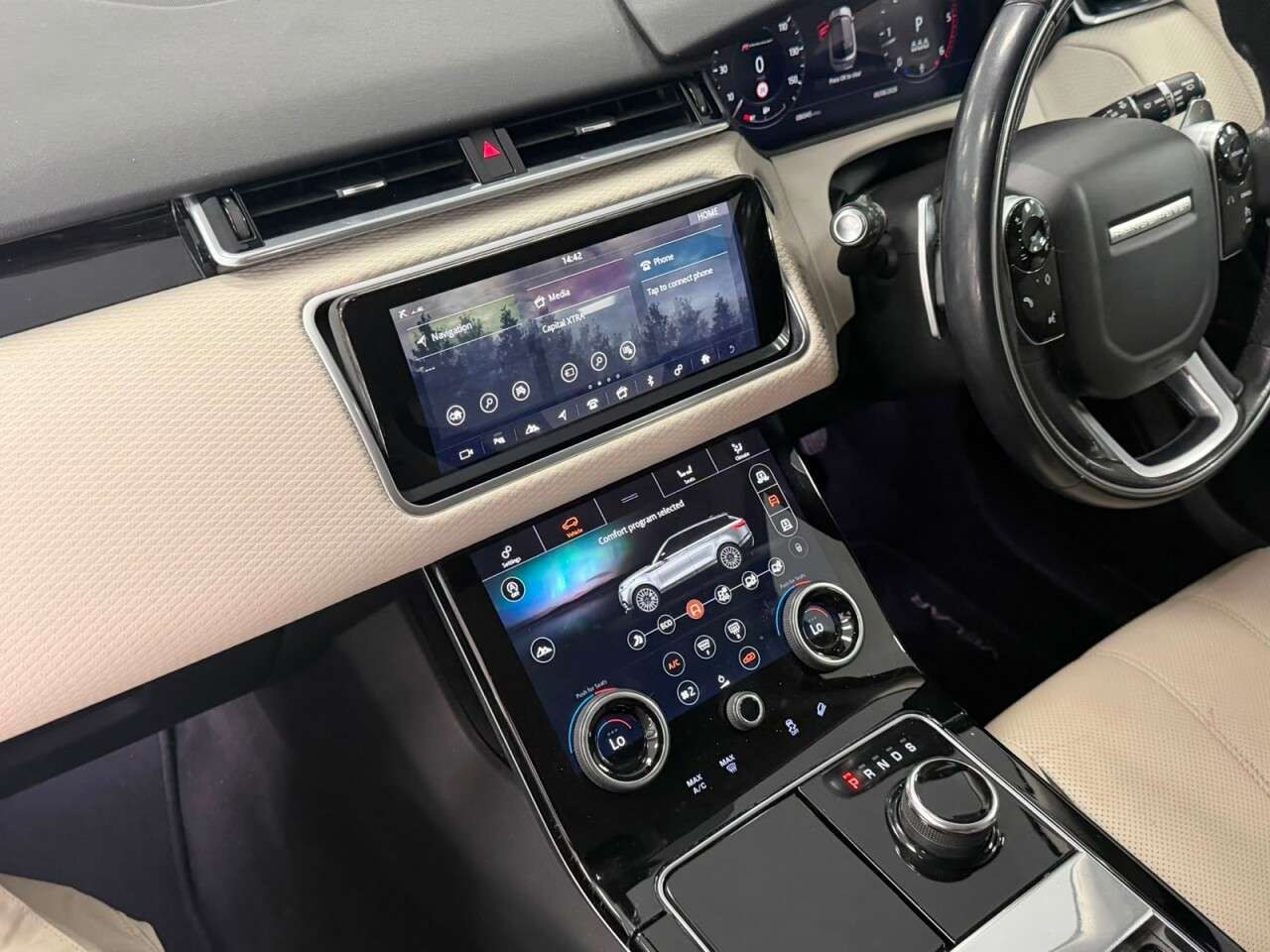 2020 LAND ROVER RANGE ROVER VELAR 2020 LAND ROVER RANGE ROVER VELAR