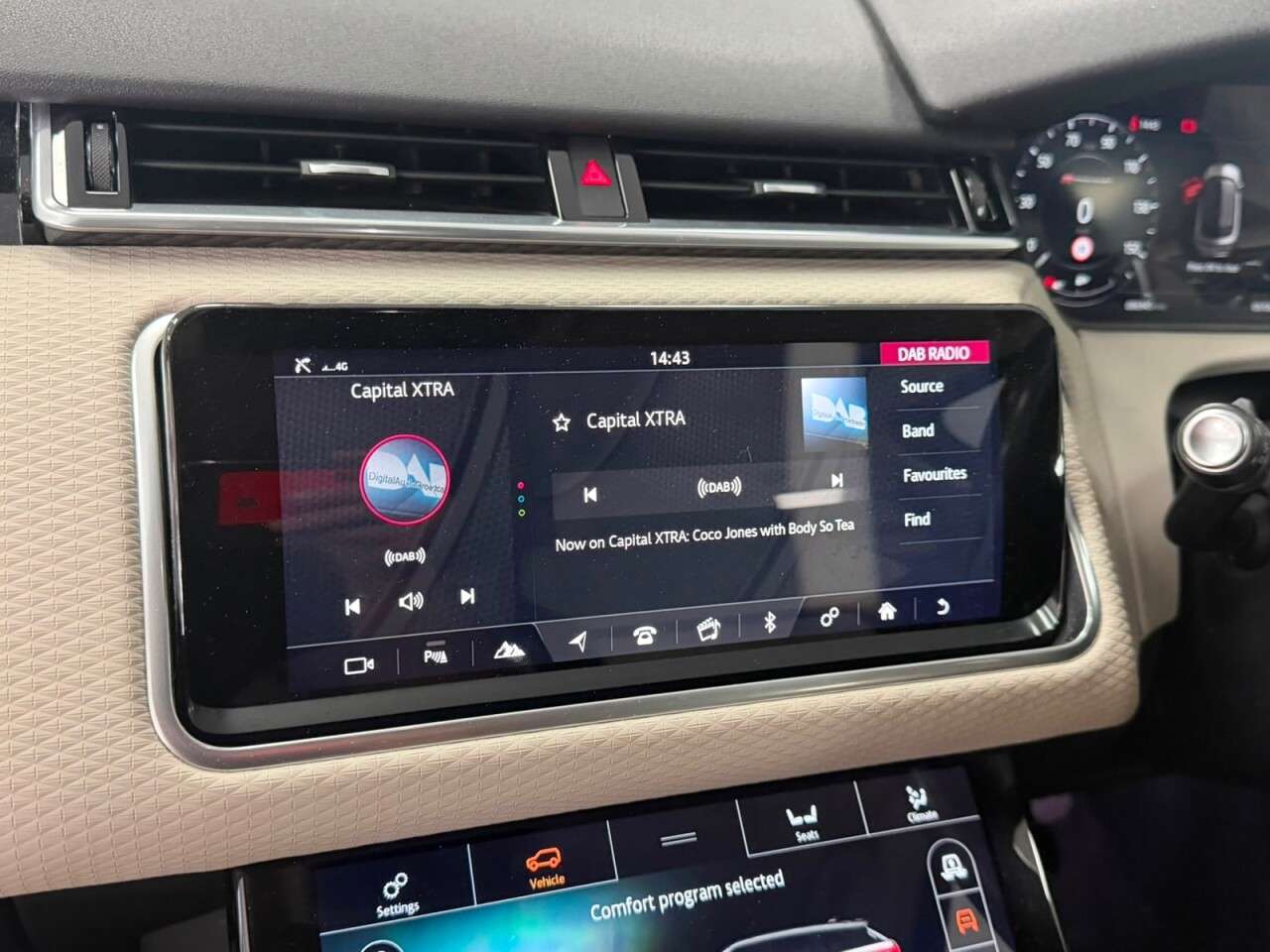 2020 LAND ROVER RANGE ROVER VELAR 2020 LAND ROVER RANGE ROVER VELAR