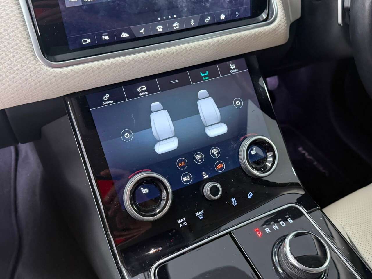 2020 LAND ROVER RANGE ROVER VELAR 2020 LAND ROVER RANGE ROVER VELAR