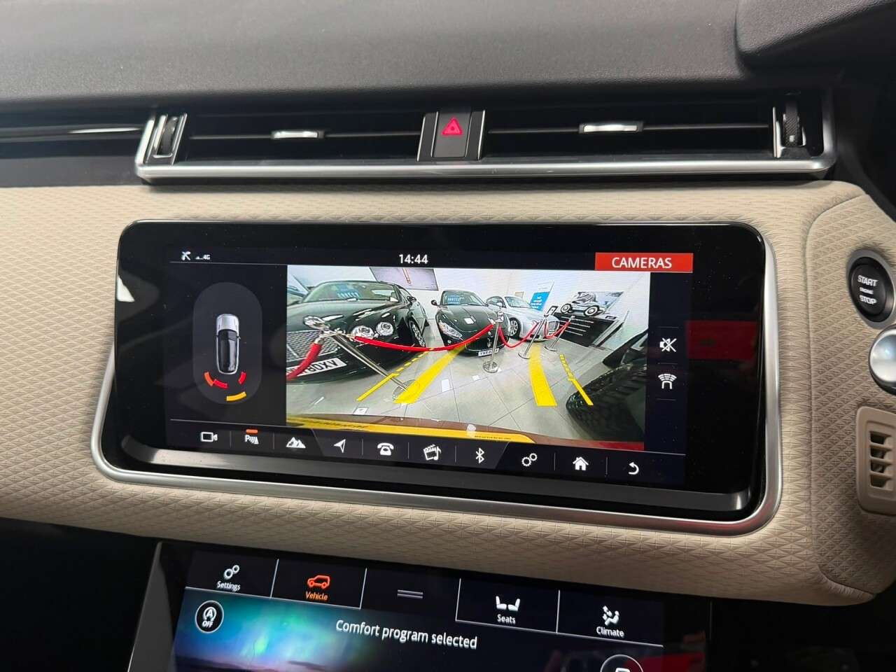 2020 LAND ROVER RANGE ROVER VELAR 2020 LAND ROVER RANGE ROVER VELAR