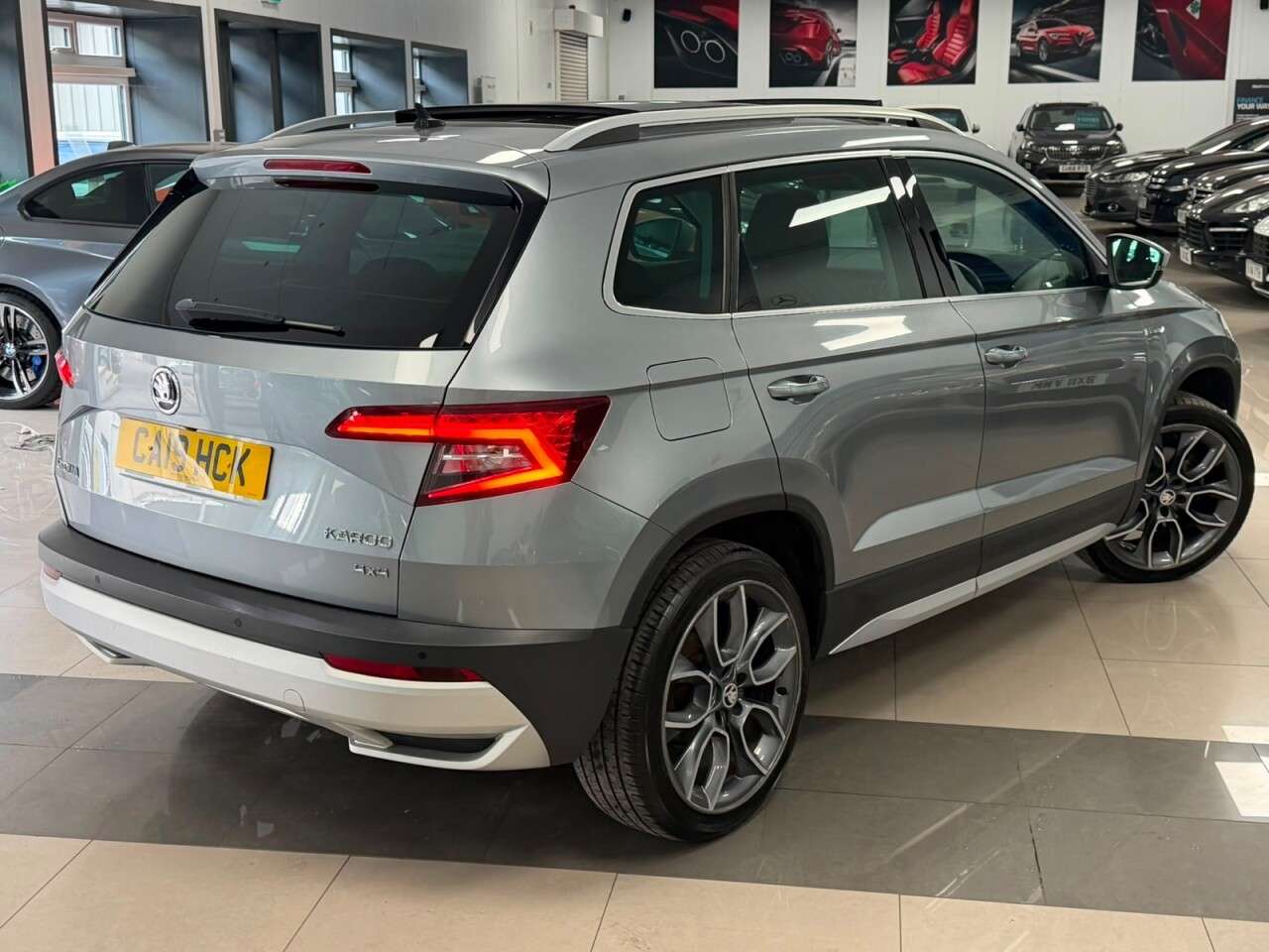 A 2019 SKODA KAROQ 2.0 TDI Scout SUV 5dr Diesel Manual 4WD Euro 6 (s/s) (150 ps) SPORTS SEATS A 2019 SKODA KAROQ 2.0 TDI Scout SUV 5dr Diesel Manual 4WD Euro 6 (s/s) (150 ps) SPORTS SEATS