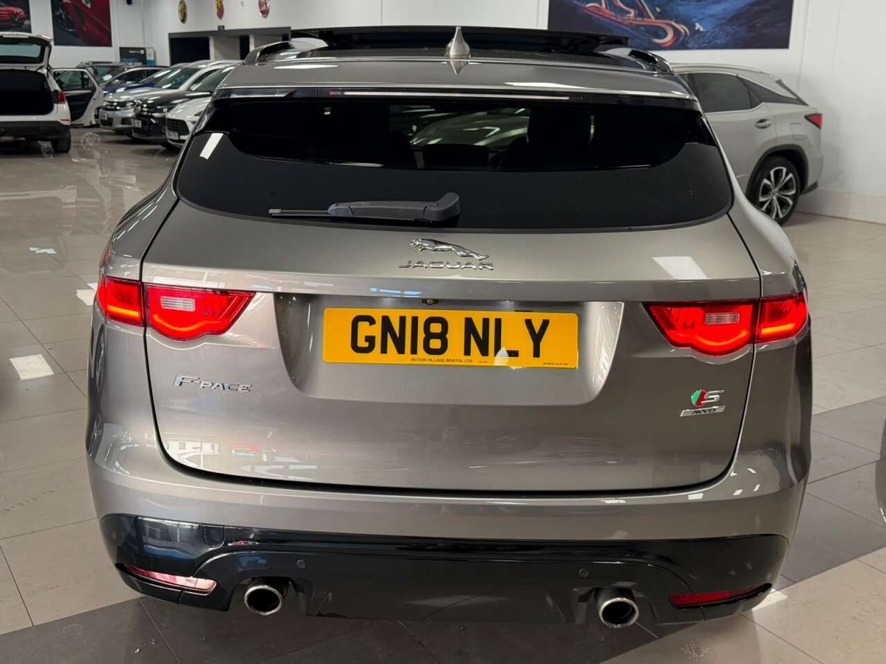 A 2018 JAGUAR F-PACE 3.0 V6 S SUV 5dr Petrol Auto AWD Euro 6 (s/s) (380 ps) FULL HISTORY & PREMI A 2018 JAGUAR F-PACE 3.0 V6 S SUV 5dr Petrol Auto AWD Euro 6 (s/s) (380 ps) FULL HISTORY & PREMI