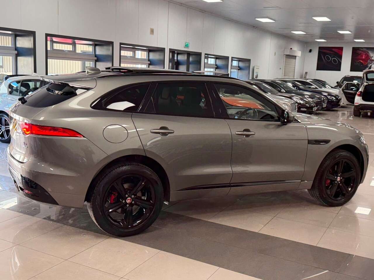 2018 JAGUAR F-PACE 2018 JAGUAR F-PACE