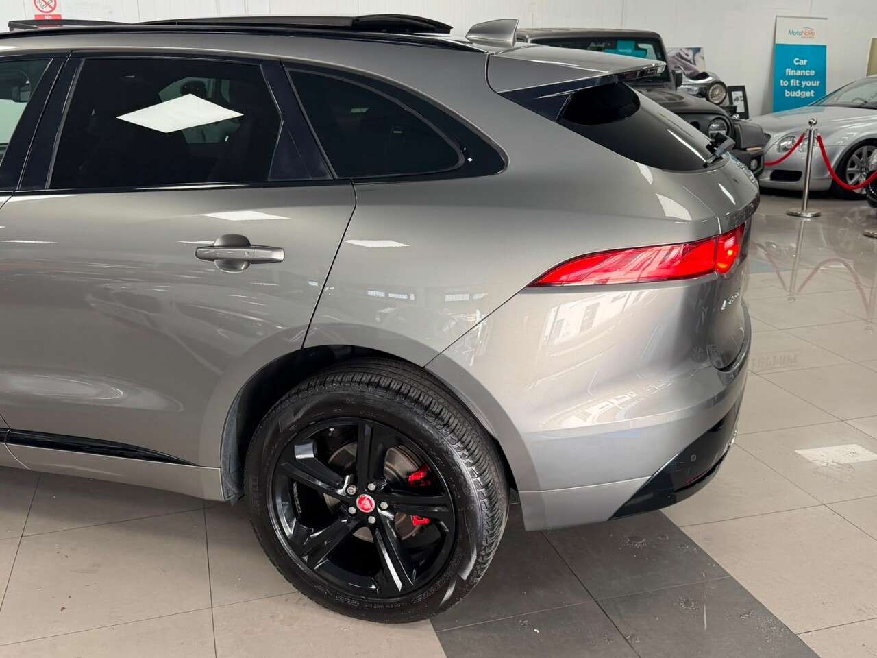 2018 JAGUAR F-PACE 2018 JAGUAR F-PACE