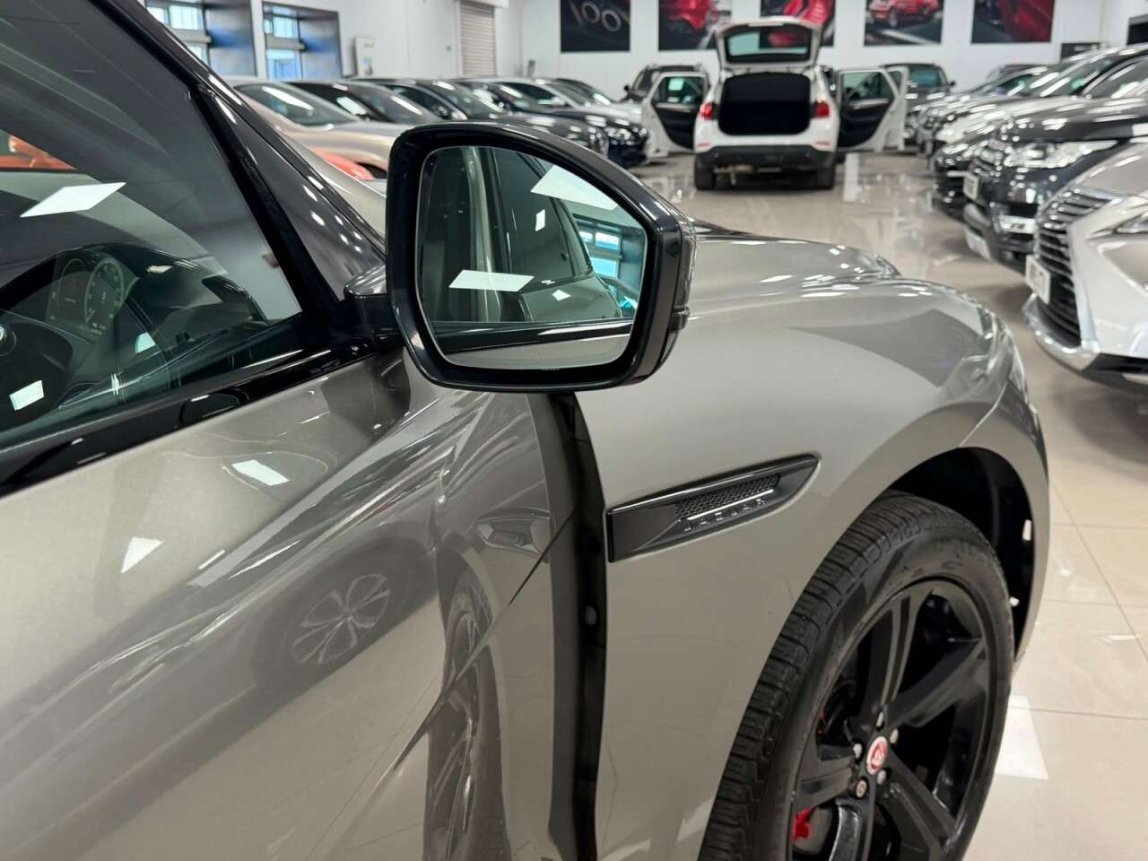 2018 JAGUAR F-PACE 2018 JAGUAR F-PACE