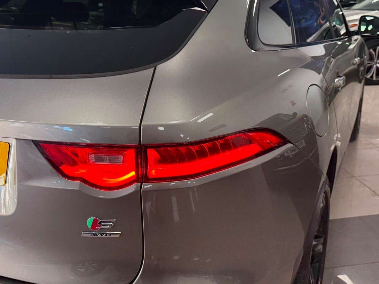 2018 JAGUAR F-PACE 2018 JAGUAR F-PACE