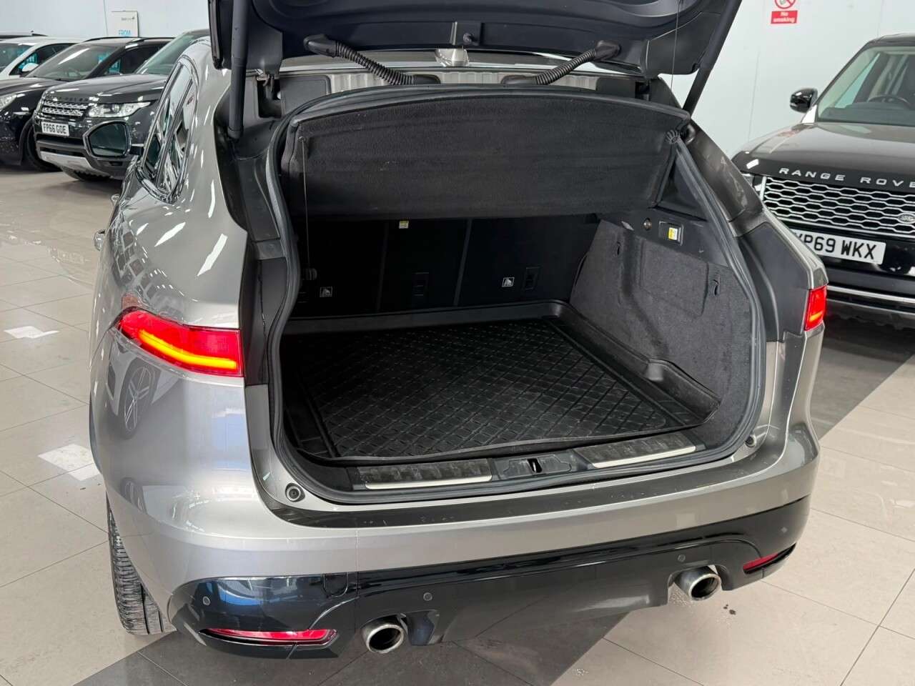 2018 JAGUAR F-PACE 2018 JAGUAR F-PACE