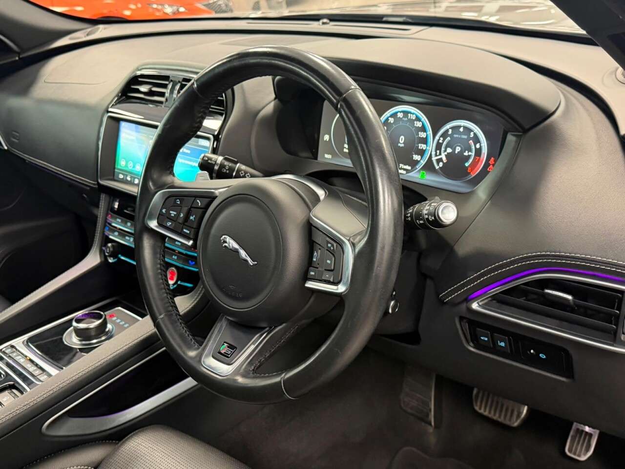 2018 JAGUAR F-PACE 2018 JAGUAR F-PACE