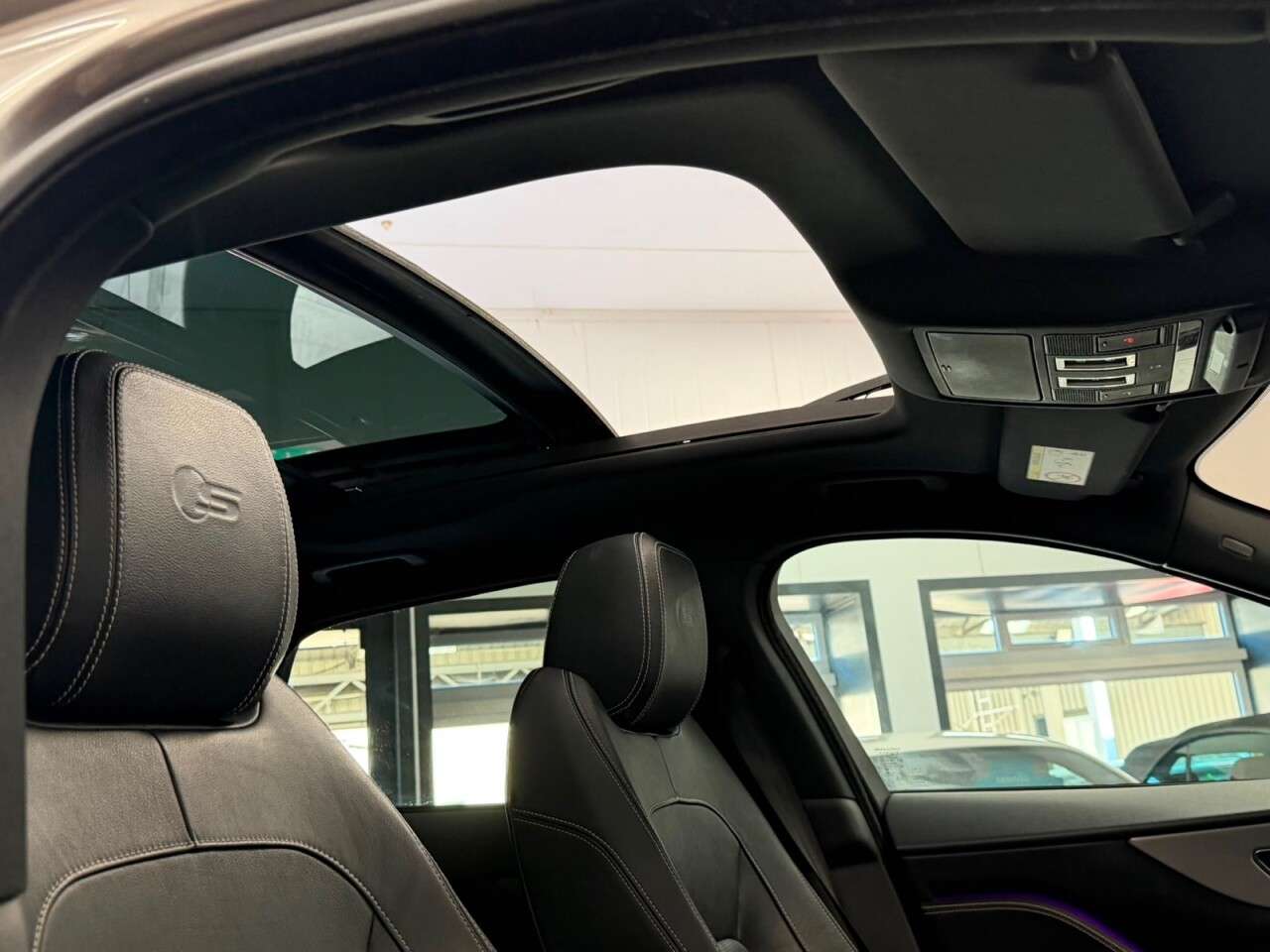 2018 JAGUAR F-PACE 2018 JAGUAR F-PACE