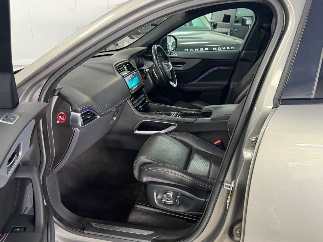 2018 JAGUAR F-PACE 2018 JAGUAR F-PACE